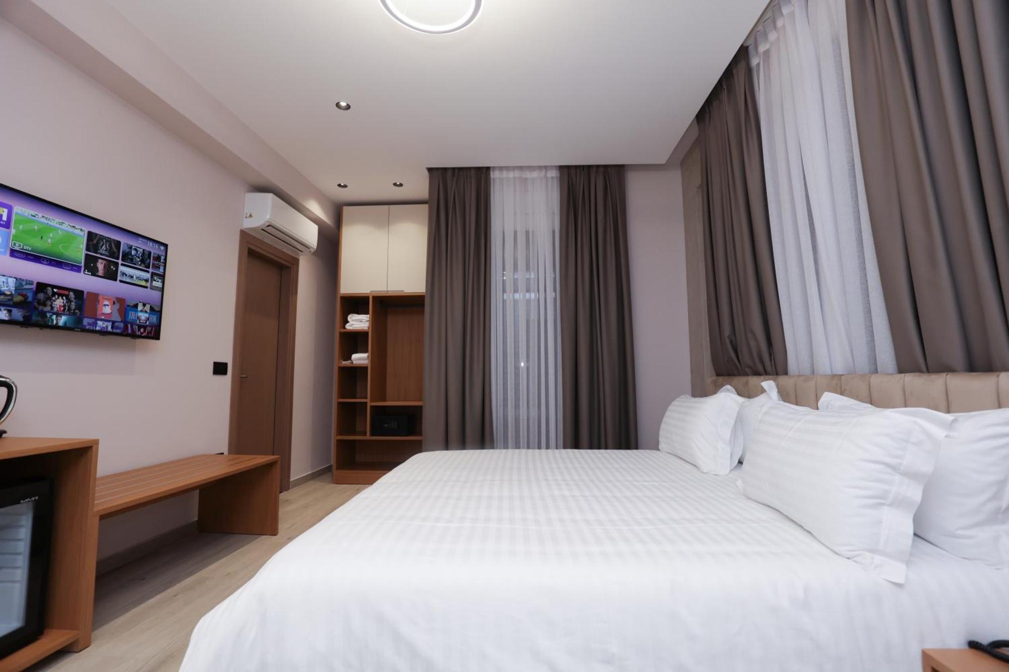 Residence Inn Hotel Тирана Екстер'єр фото
