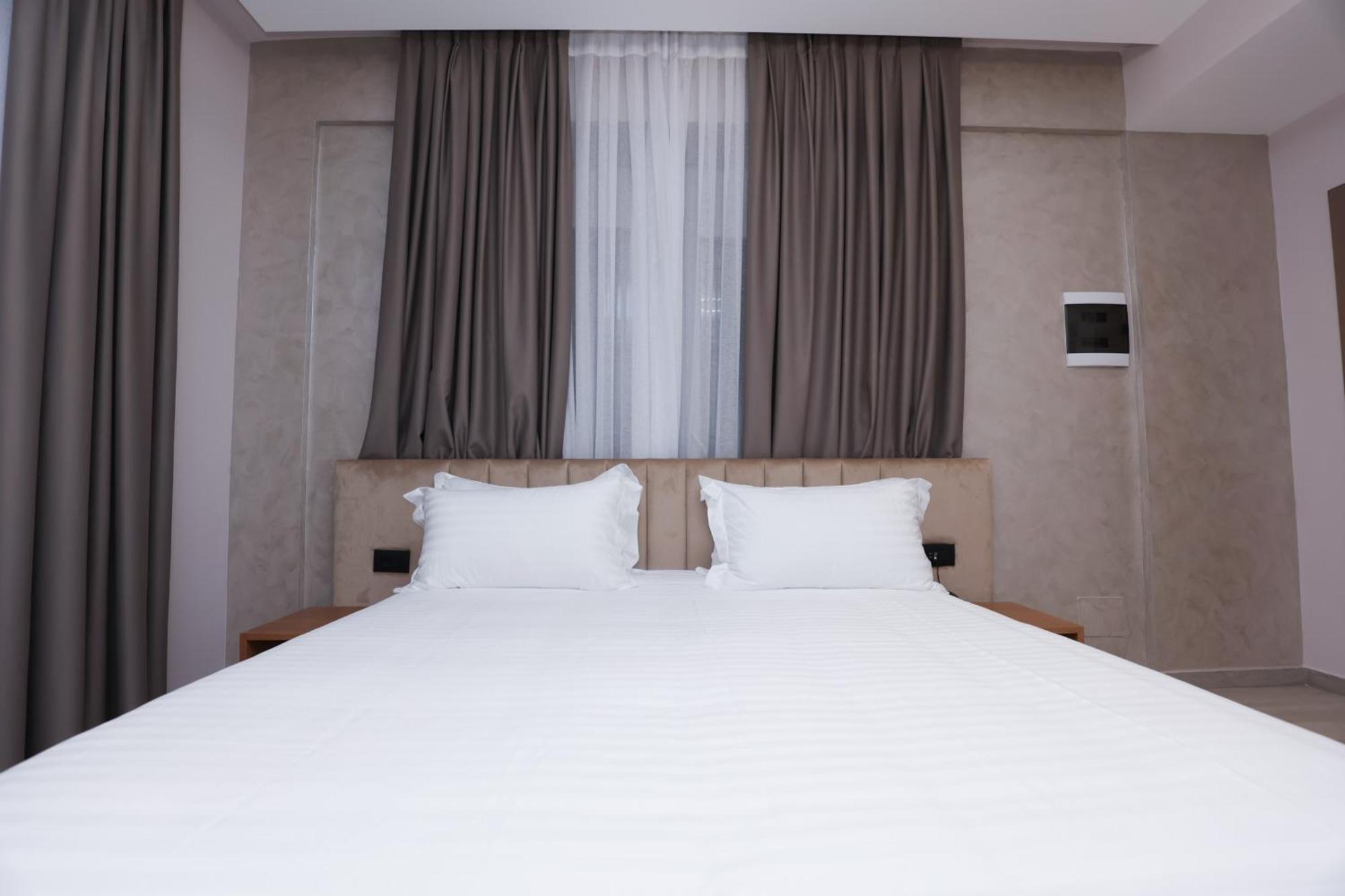Residence Inn Hotel Тирана Екстер'єр фото