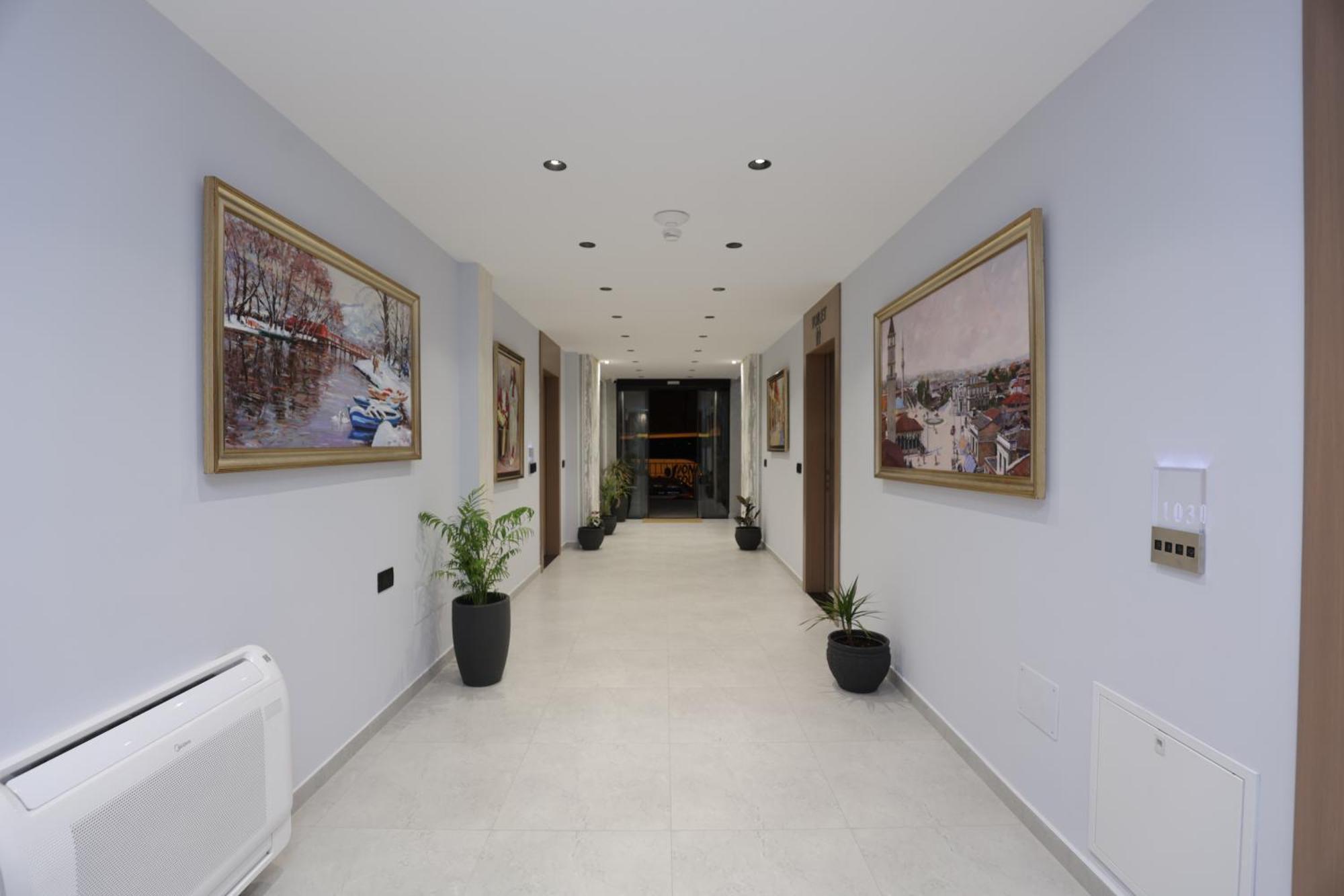 Residence Inn Hotel Тирана Екстер'єр фото