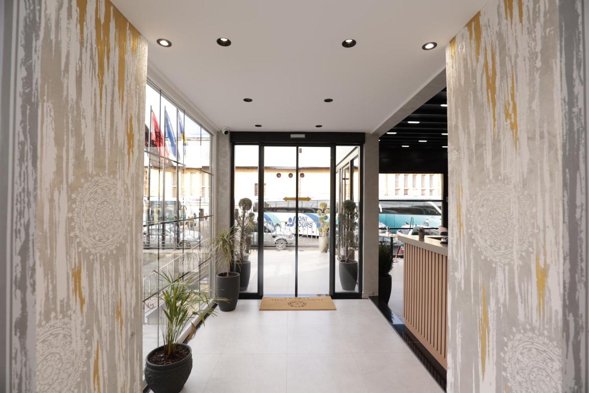 Residence Inn Hotel Тирана Екстер'єр фото