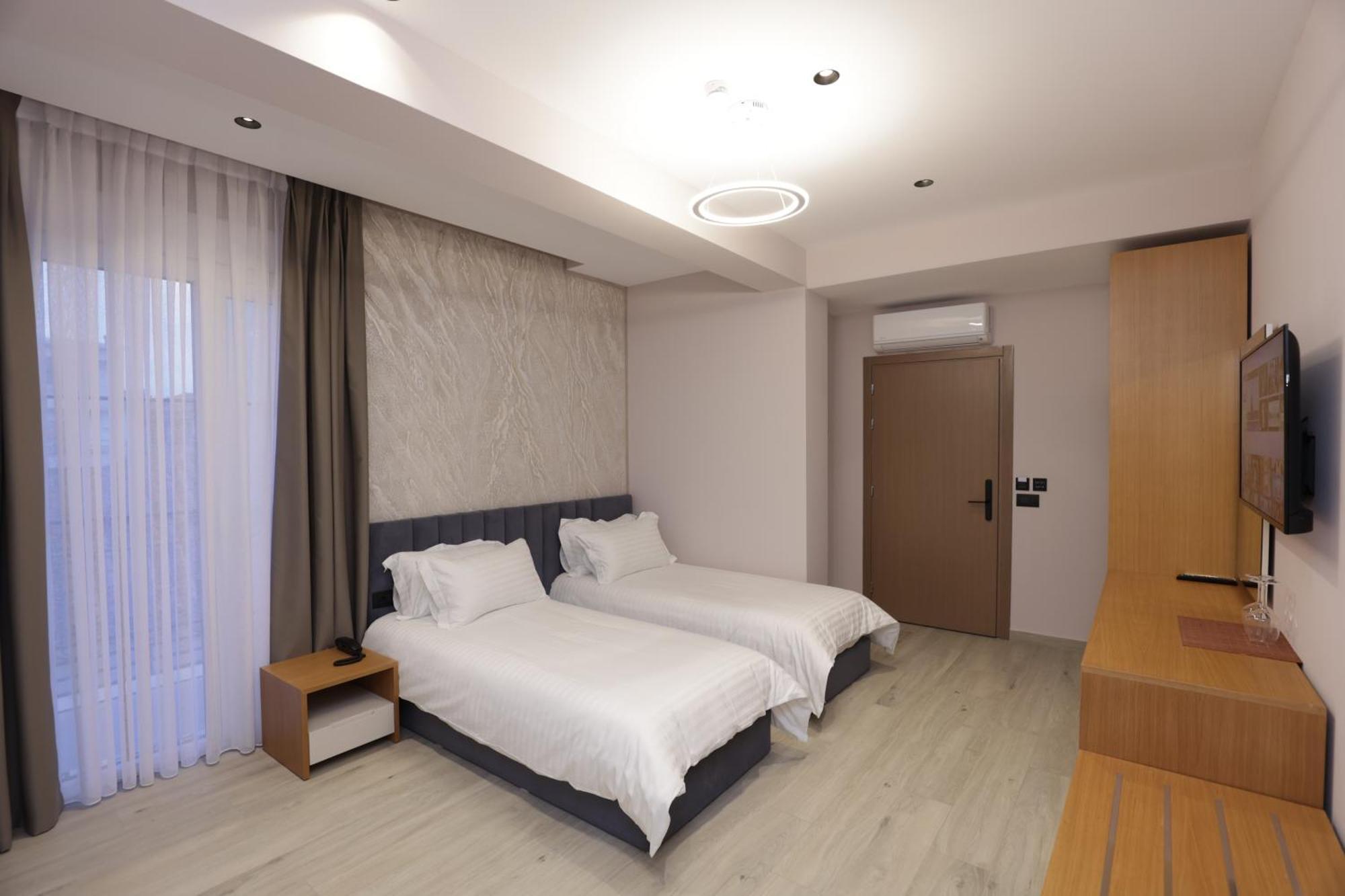 Residence Inn Hotel Тирана Екстер'єр фото