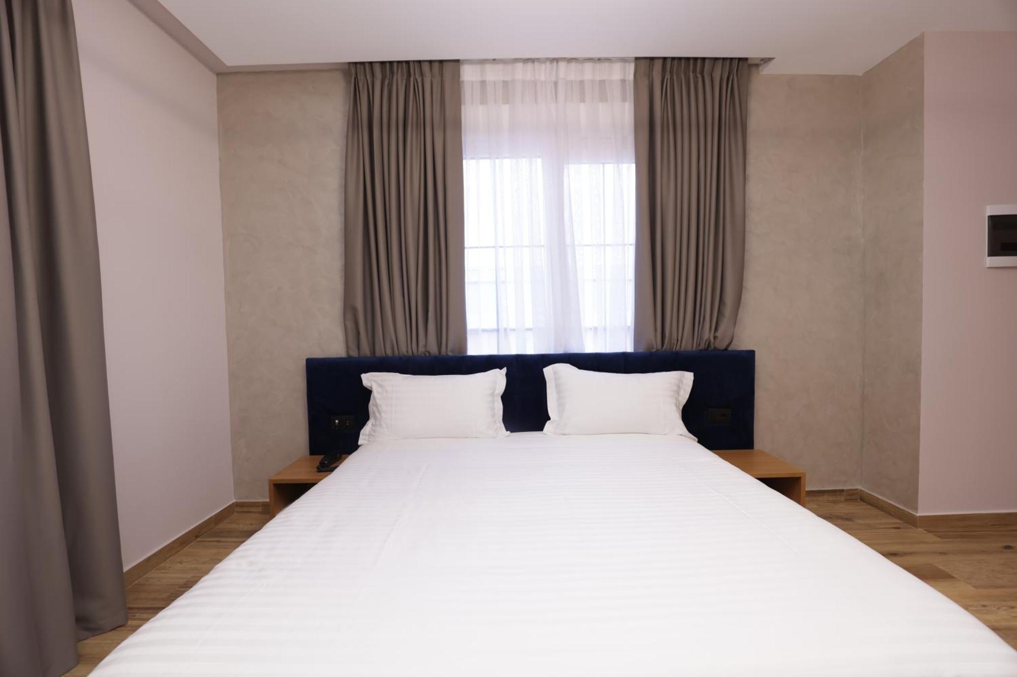 Residence Inn Hotel Тирана Екстер'єр фото